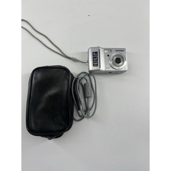 Samsung Digimax S630 6.0MP Compact Digital Camera Silver Photography Tested - Picture 1 of 7